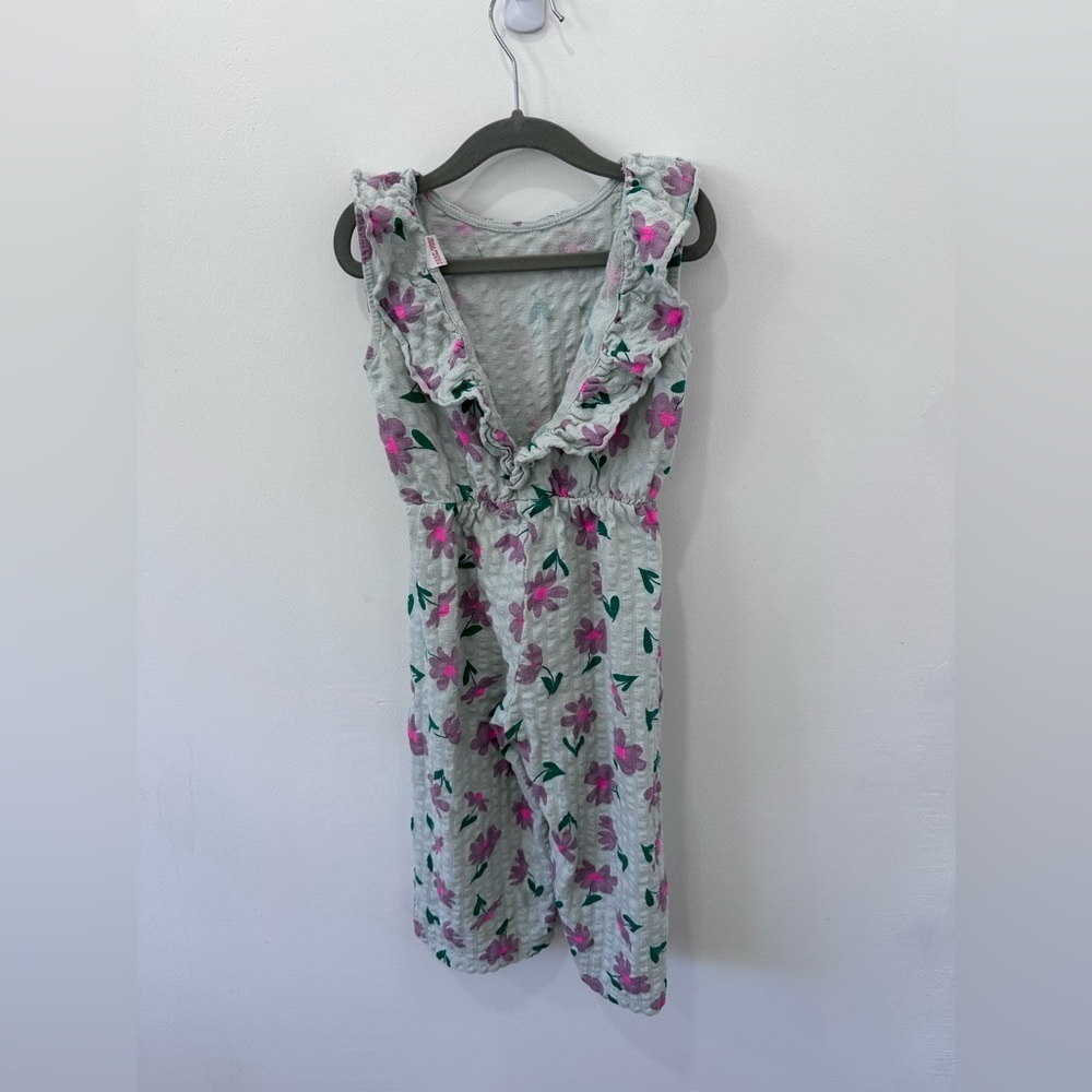 Zara Kids Floral Jumpsuit with a Vneck Back and Ruffle Shoulder Accents - 6 yrs - Picture 9 of 11